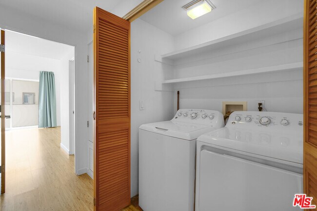 Building Photo - 120 Fleet St