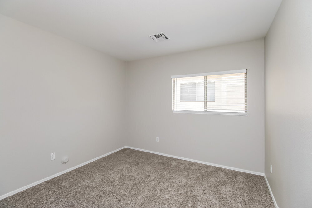 Building Photo - 2879 W Five Mile Peak Dr