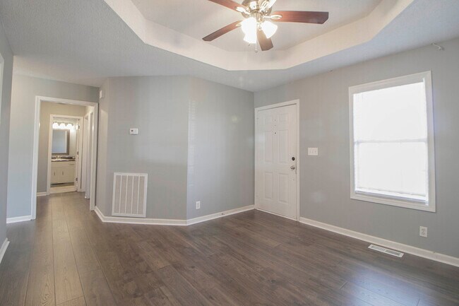 Building Photo - 205 Ruf Dr