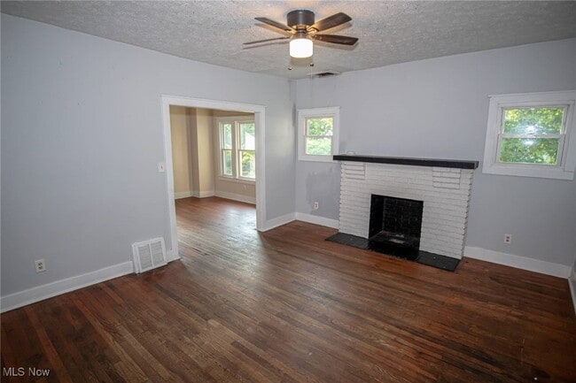 Building Photo - 276 Wildwood Ave