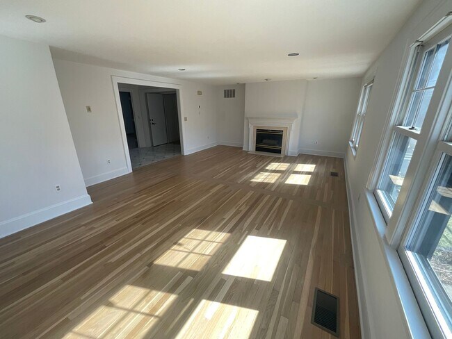 Building Photo - 0 Macdonough Place