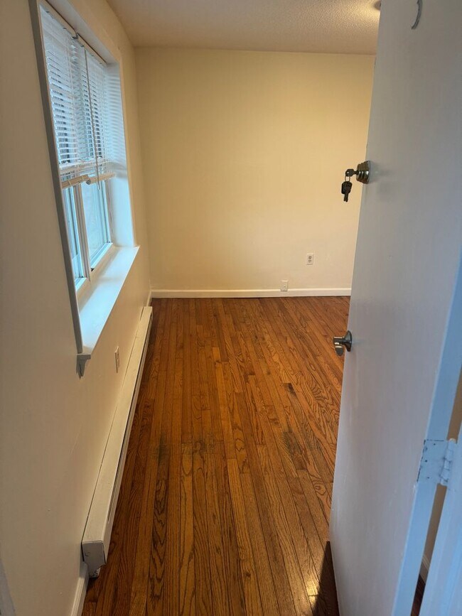 Building Photo - One Bedroom Unit--Southwick Ma