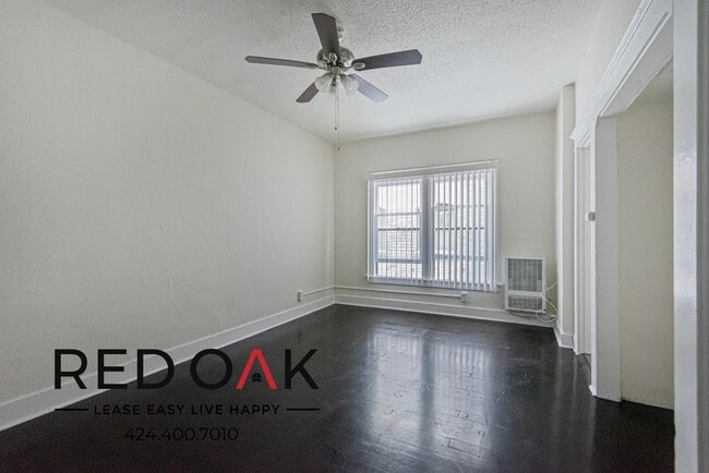 Building Photo - Welcoming and Cozy Ground Floor Studio wit...