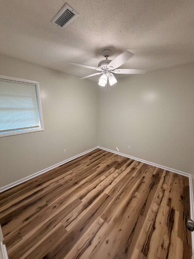 Building Photo - Available FOR RENT in Midland City, AL