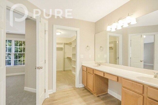 Building Photo - 5824 Clarks Fork Dr