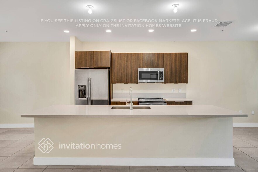 Building Photo - 10437 NW 82nd St