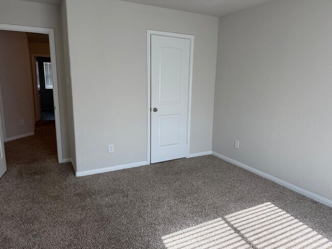 Building Photo - 25419 Grotto Falls Ln