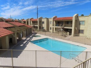 Building Photo - North Mesa 2 Bedroom 2 Bath Condo in Gated Community
