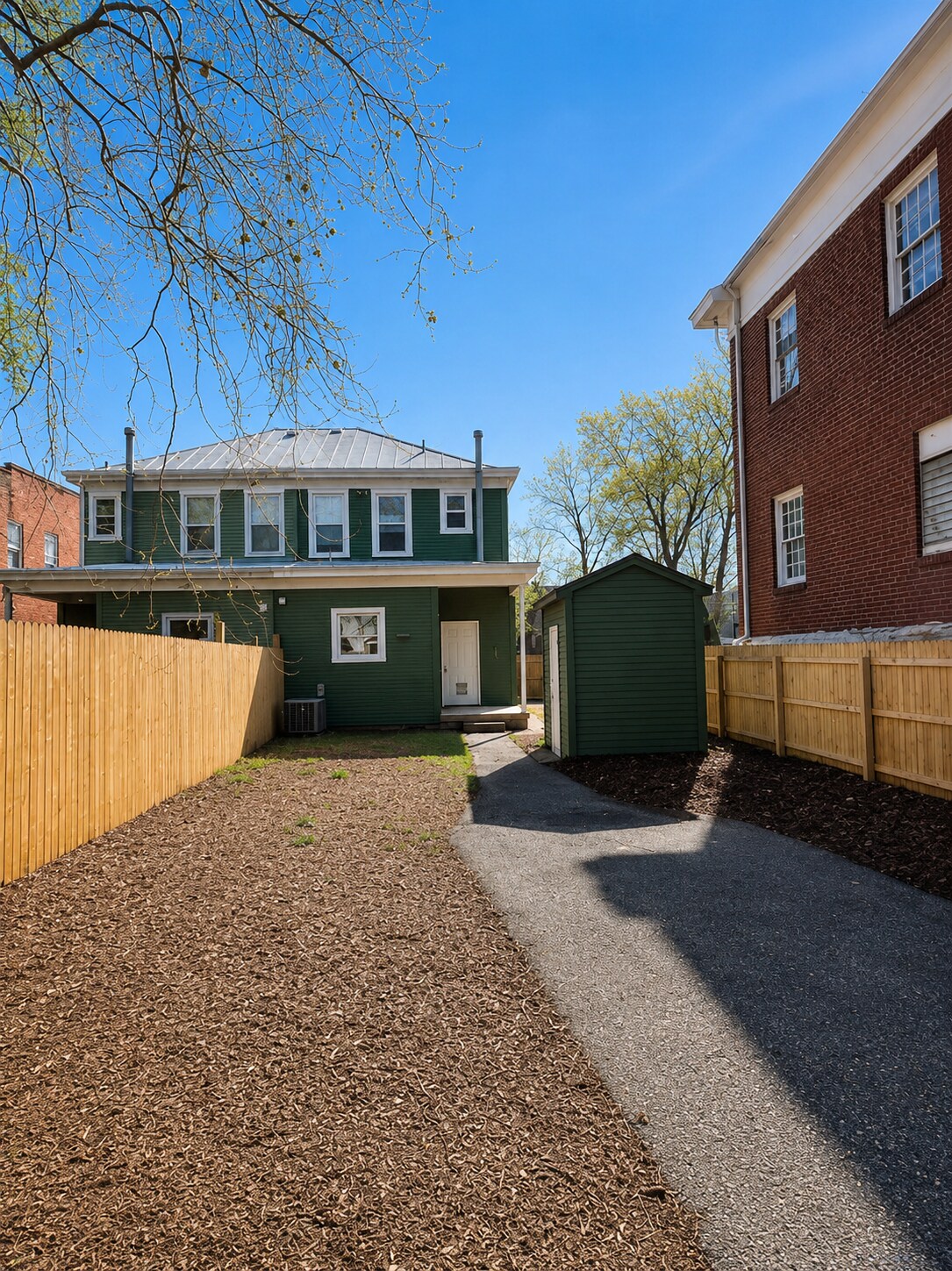 Building Photo - 3010 Woodcliff Ave