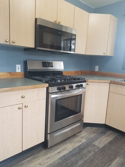 Kitchen - 45941 Miller Loop Rd