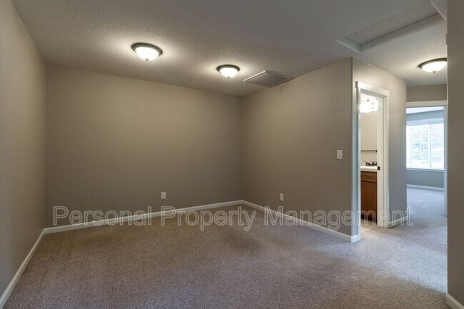 Building Photo - 13018 NE 28th Way