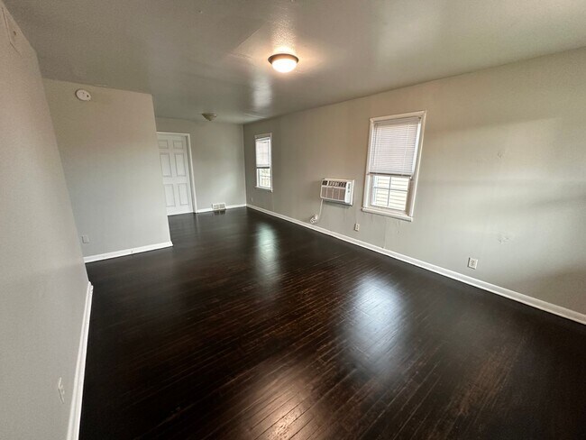Building Photo - Three Bed NE OKC