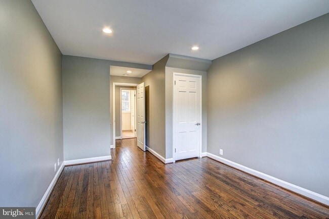 Building Photo - 3545 S Stafford St