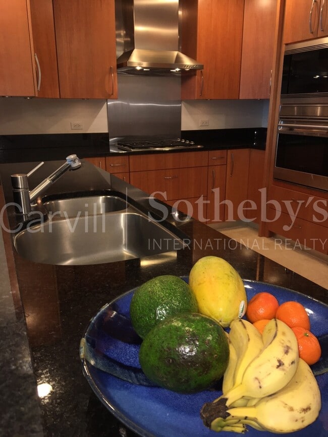 Building Photo - Hokua - 2 bedroom, 2 bath with beautiful ocean views