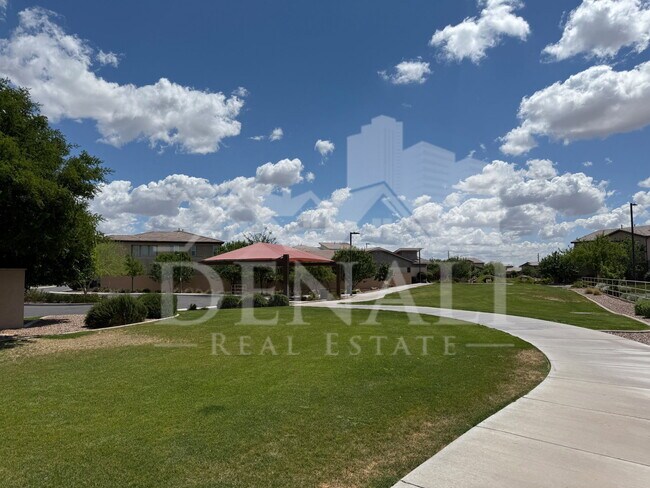 Building Photo - 1729 W Myrna Ln