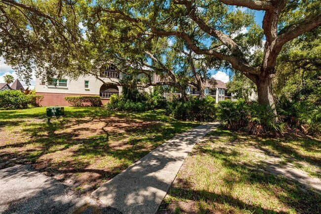 Building Photo - 400 N Bayshore Blvd