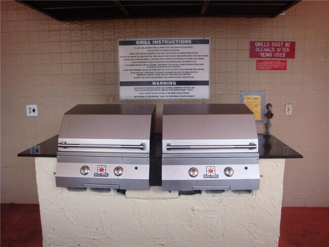 Building Photo - 2035 SW 15th St