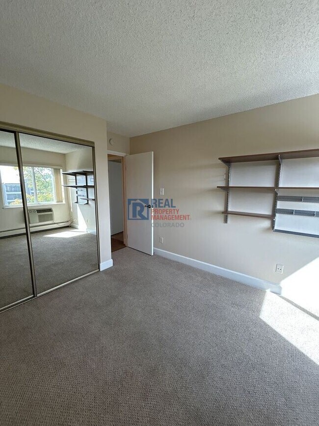 Building Photo - 13890 E Marina Dr