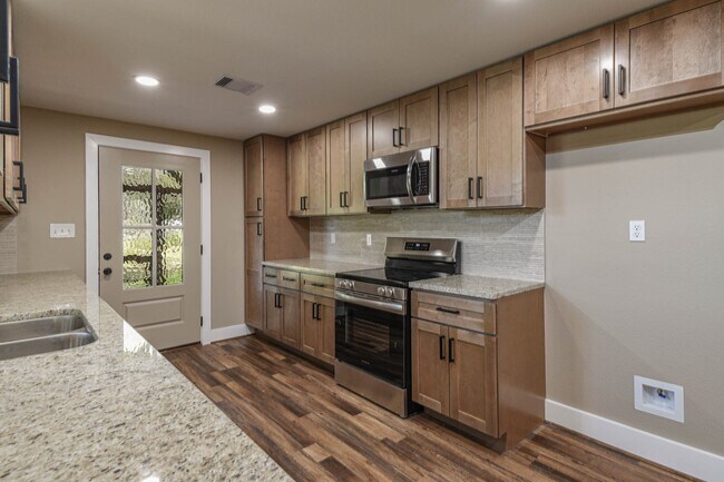 Building Photo - 9126 Lazy Ln