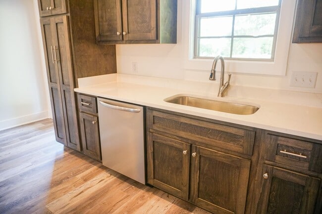 Building Photo - BRAND NEW 4 Bedroom, 2 Bath Home in Nettleton School District!