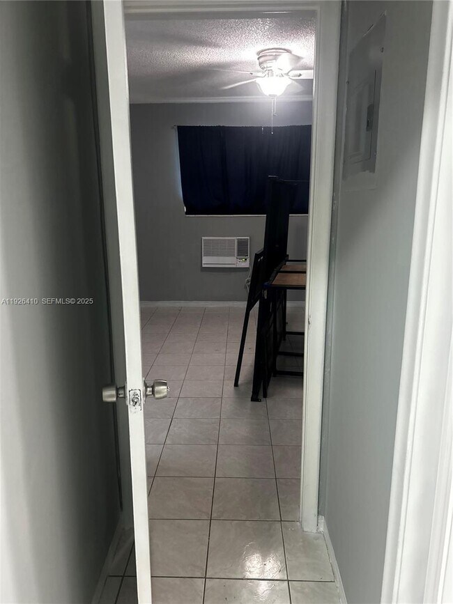 Building Photo - 2641 Polk St