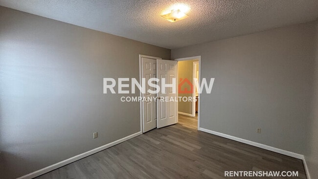 Building Photo - 4198 Meadow Valley Dr E