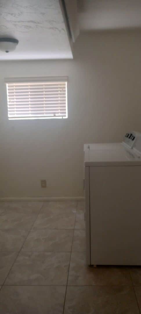 Building Photo - Charming Home Near the Prescott Square
