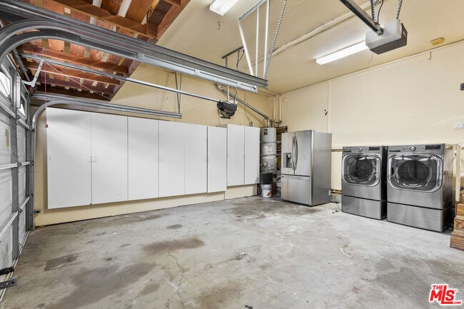 Building Photo - 10211 Clematis Ct