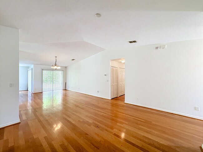Building Photo - 6416 Las Palmas Way