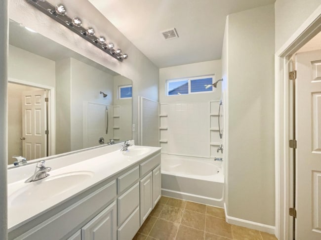 Building Photo - 3039 Torland St