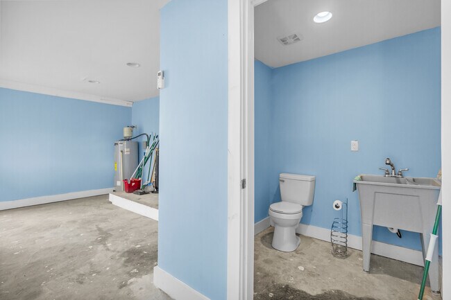 Building Photo - 801 NC-33