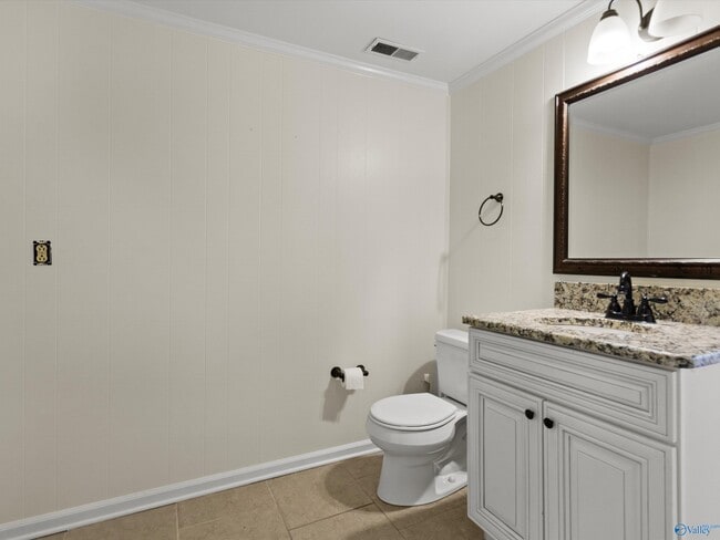 Building Photo - 826 Eldorado Ave SE