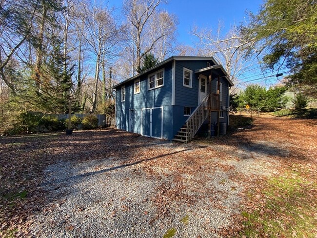 Building Photo - Black Mountain - Tidy 2/1 Near Lake Tomahawk!