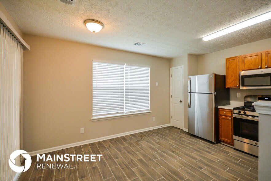 Building Photo - 140 Meadowridge Dr