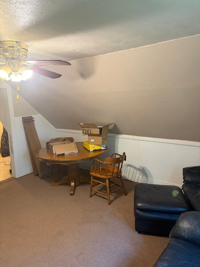 Building Photo - 636 Enders Ave