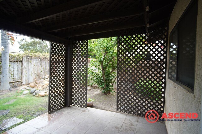 Building Photo - Cozy Southwest 3 Bedroom 2 Bath Home Comin...