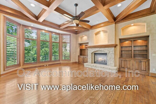 Building Photo - 16690 Country Club Dr