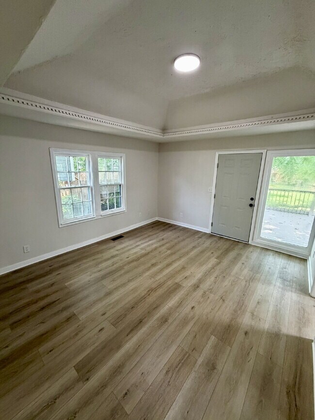 Building Photo - Newly Remodeled 2BR/2BA East Nashville Home with Covered Front Porch, Huge Deck, Spacious Backyar...