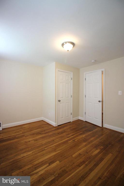 Building Photo - 1008 Parksley Ave