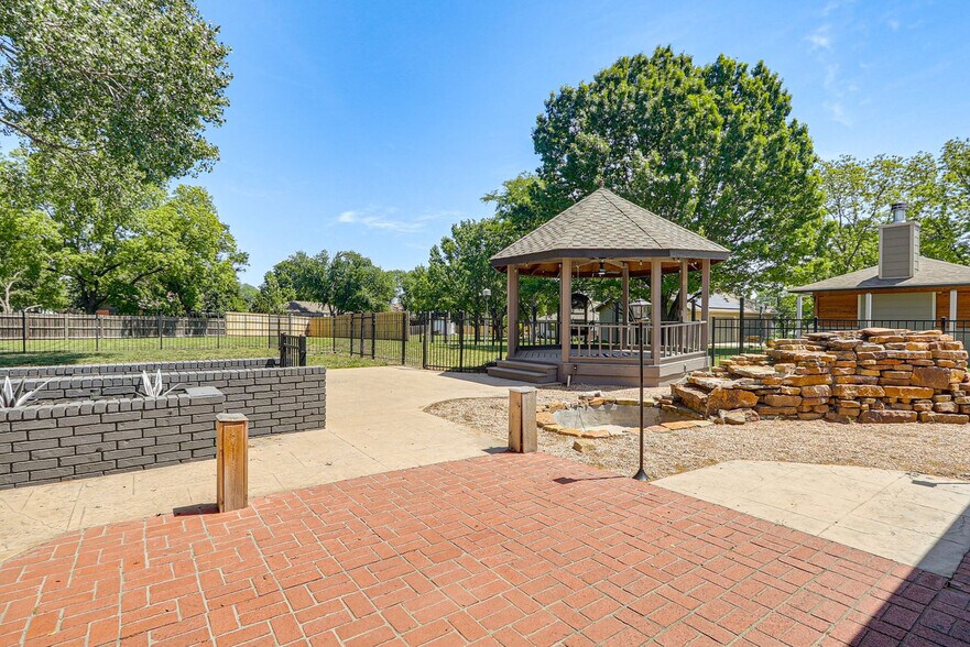 Building Photo - 351 S Wind Rows Lake Dr