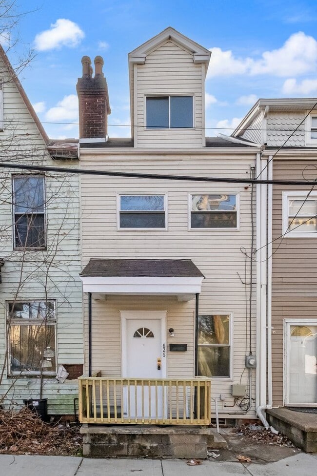 Building Photo - FULLY UPDATED 2 BR, 1 BA Single Family Home in Edgewood - SHARP!