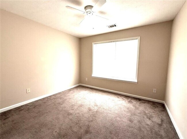 Building Photo - 3683 White Pine Rd