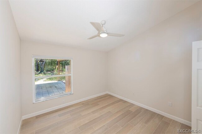 Building Photo - 1105 N Chance Way