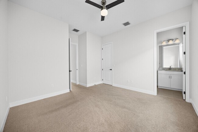 Building Photo - 14208 Lacebark Ln