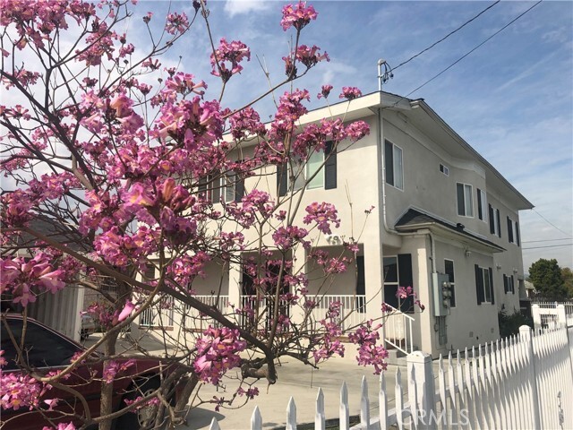 Building Photo - 956 E 43rd St