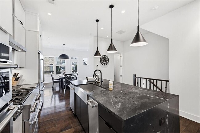 Building Photo - 3573 Parkside Wy