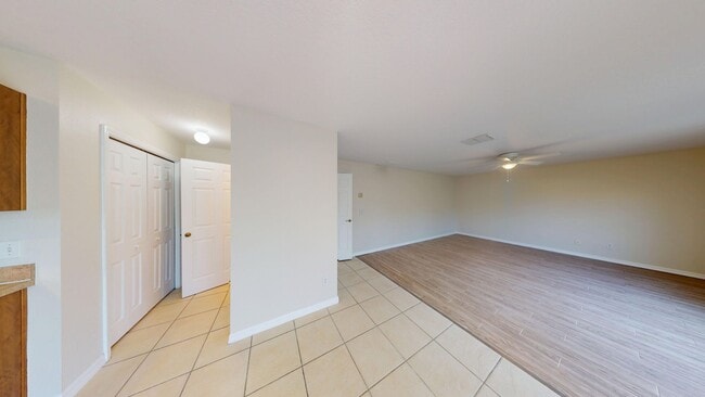 Building Photo - 4 Bedroom /2.5 bath Spacious Home In Sanfo...