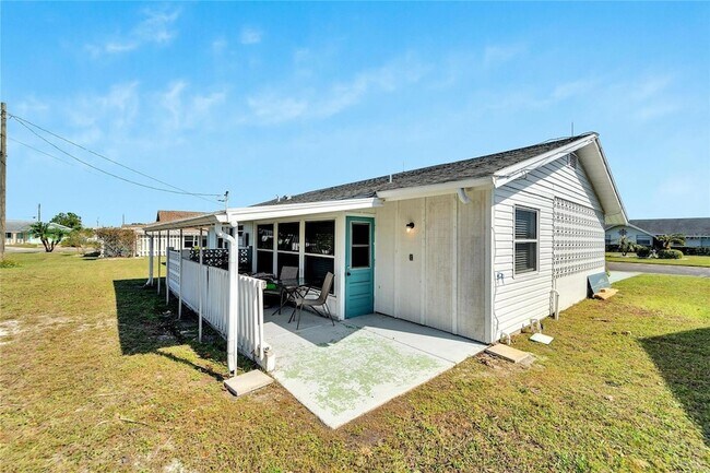 Building Photo - 1216 Hacienda Dr