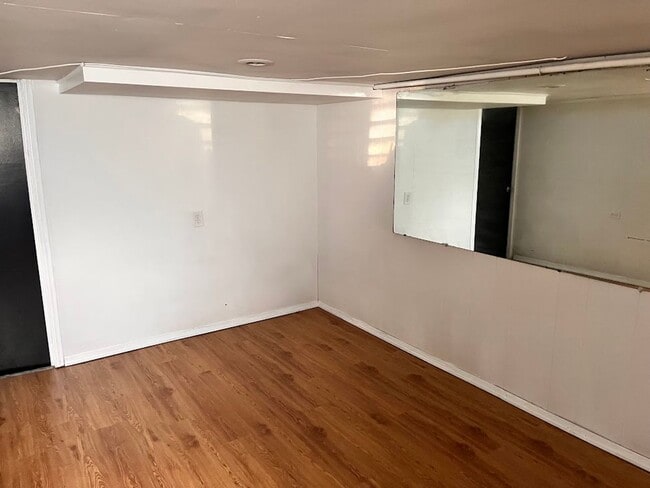 Building Photo - 613 Lehigh Ave