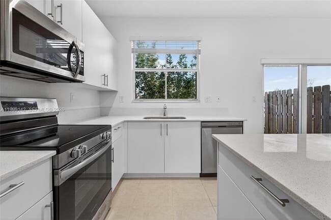 Building Photo - 2650 SE 29th St